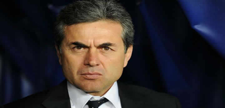 Fenerbahçe&#39;nin eski teknik direktörü Aykut Kocaman&#39;ın eşi Arzu Kocaman&#39;ın yüksek tansiyon nedeniyle 95 yaşında yaşamını yitiren anneannesi Emine Atakal, ... - 149999