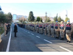 Trabzon İl Jandarma Komutanlığından deprem bölgesine 300 kişilik arama