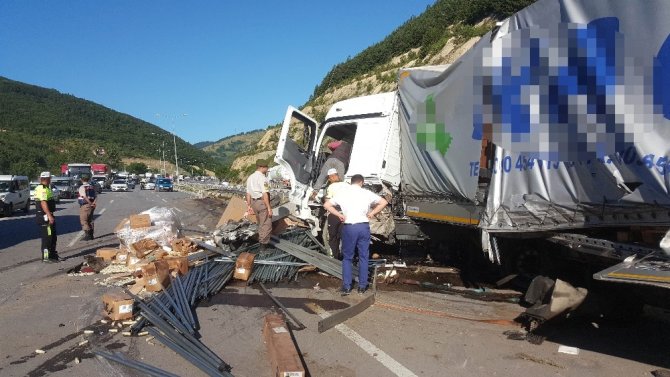 Samsun’da tır kazası: 1’i ağır, 2 yaralı