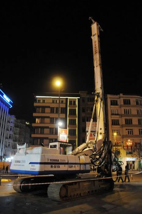 Taksim Meydanı trafiğe kapandı galerisi resim 3