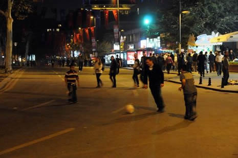 Taksim Meydanı trafiğe kapandı galerisi resim 5