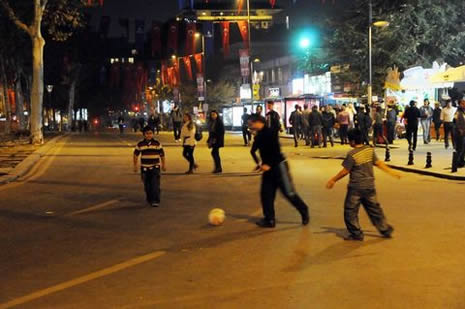 Taksim Meydanı trafiğe kapandı galerisi resim 9