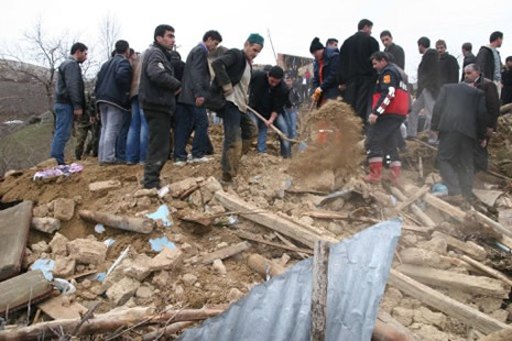 Elazığ'da 6.0 şiddetinde deprem galerisi resim 6