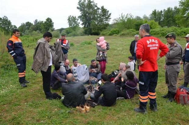 Meriç Nehri'nde kaçakları taşıyan tekne battı galerisi resim 11