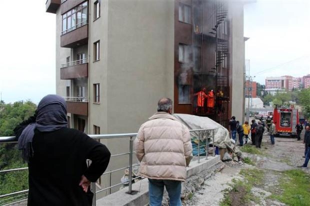 Yangına giden itfaiyeciye büyük şok galerisi resim 11