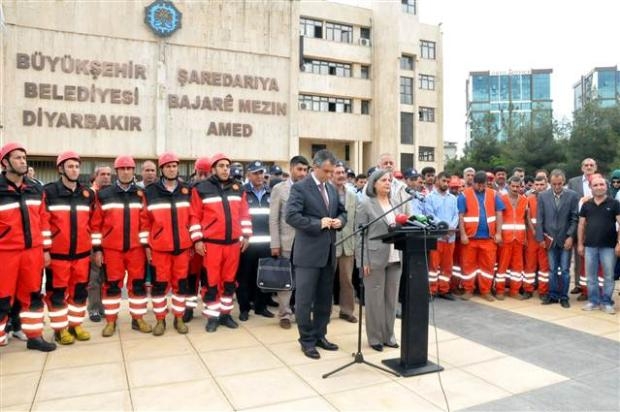 Diyarbakır Belediyesi'ne Soma için siyah bez galerisi resim 14