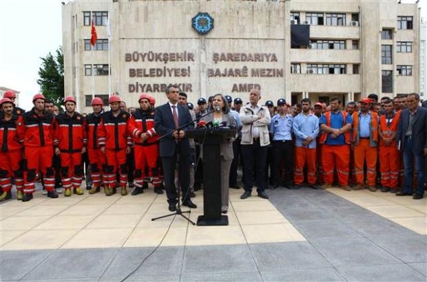 Diyarbakır Belediyesi'ne Soma için siyah bez galerisi resim 4