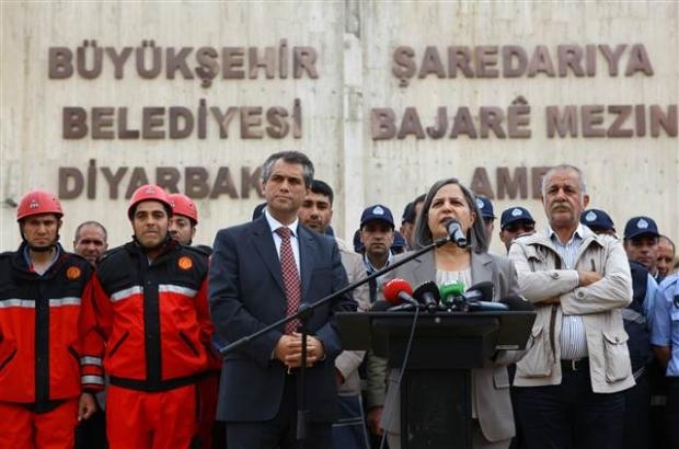 Diyarbakır Belediyesi'ne Soma için siyah bez galerisi resim 5