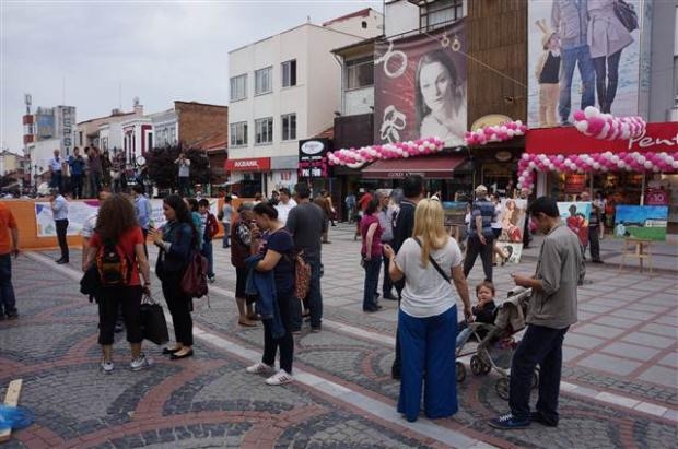 Deprem sonrası halk sokağa döküldü galerisi resim 5