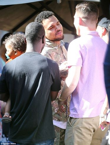 Chris Brown'a porno parti! galerisi resim 12