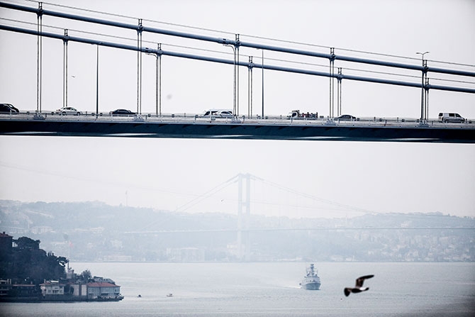 Türk Savaş Gemileri İstanbul Boğazı'ndan Geçti galerisi resim 3