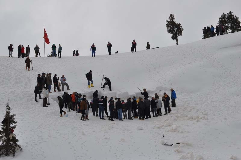 Yaz ayları için kar depoluyorlar galerisi resim 4