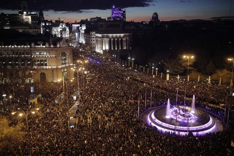 İspanyol kadınlar meydanları doldurdu galerisi resim 4