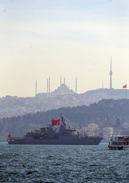 Savaş gemileri Boğaz'dan geri döndü galerisi resim 10