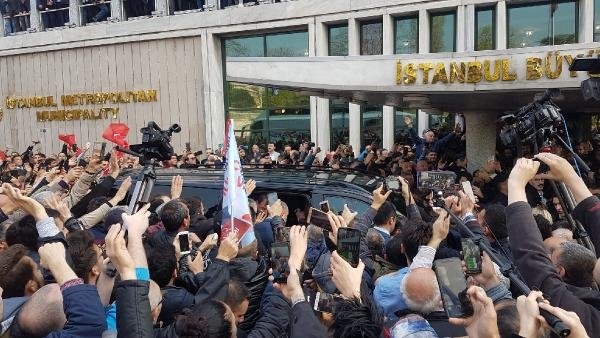 İstanbul Başkanı'nı böyle bağrına bastı galerisi resim 17