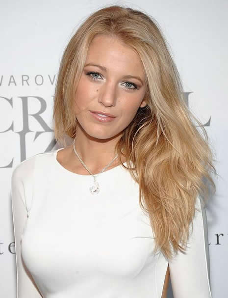 Blake Lively stiliyle fark atıyor galerisi resim 64