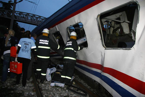 Kocaeli'de tren kazası: 4'ü ağır 32 yaralı galerisi resim 5