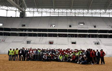 Galatasaraylı futbolcular stada hayran galerisi resim 4