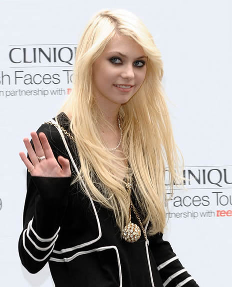 Taylor Momsen'den çarpıcı pozlar galerisi resim 15