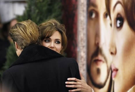 Angelina ve Brad, The Tourist galasında  galerisi resim 16