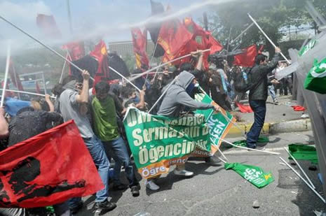 Beşiktaş'ta öğrenci protestosu!  galerisi resim 18