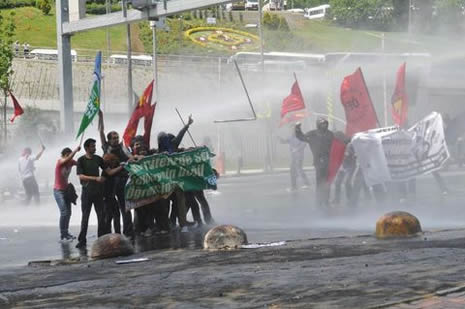 Beşiktaş'ta öğrenci protestosu!  galerisi resim 19