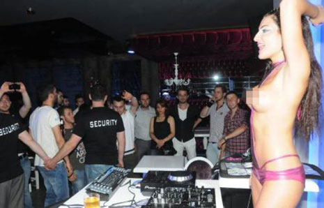 Dj Nikita'dan erotik şov galerisi resim 20