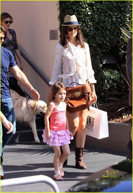 Suri Cruise 5 yaşında makyaja başladı galerisi resim 3