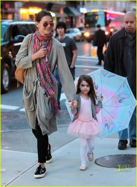 Suri Cruise 5 yaşında makyaja başladı galerisi resim 4