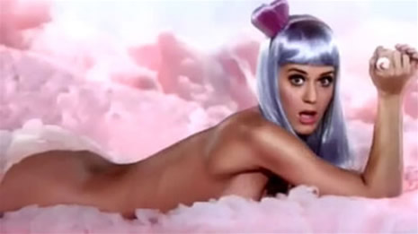 Katy Perry'nin seksi pozları galerisi resim 3