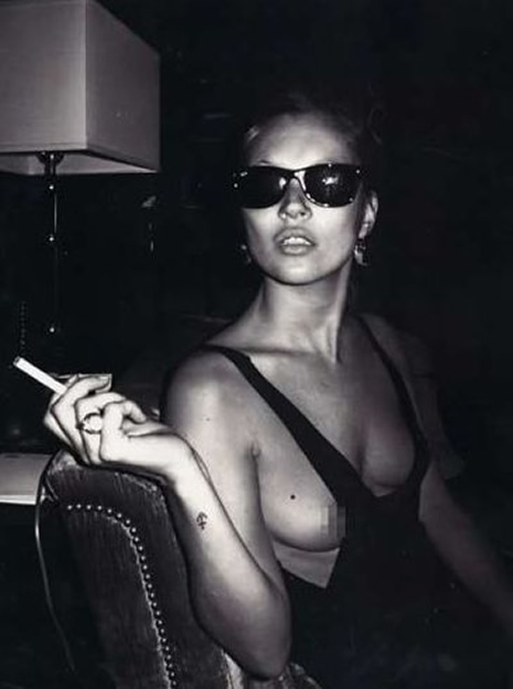 Kate Moss kışkırtıcı pozlar verdi! galerisi resim 9