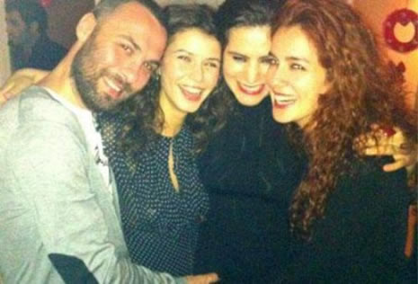 Beren Saat yılbaşını böyle kutladı galerisi resim 2