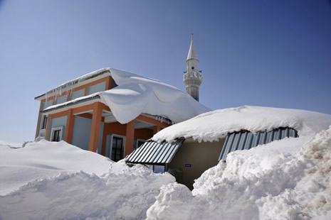 Bitlis'e karında ötesi yağdı... galerisi resim 3