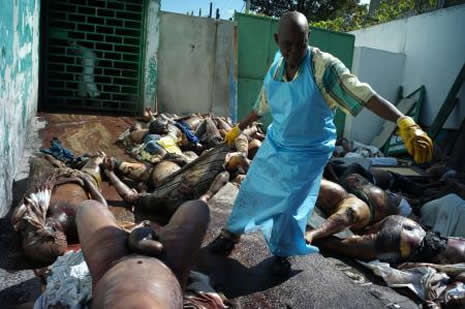 Haiti'de cesetler havada uçuşuyor galerisi resim 27