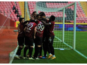 TFF 1. Lig: Eskişehirspor: 2 - Menemenspor: 2