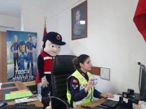 Jandarmadan 527 öğrenciye çevrim içi ortamda trafik eğitimi verildi