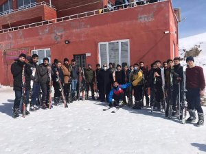 Hakkari’de “Gençliğe Değer” projesi