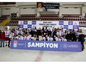 İzmir Büyükşehir Belediyesi yeniden Süper Lig’de