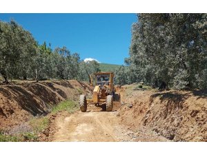 Erdek’te arazi yolları onarılıyor