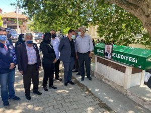 Korona virüsten hayatını kaybeden İyi Parti Isparta İl Başkanı Şimşek toprağa verildi