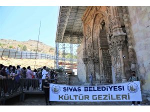 Sivas’tan Divriği’ye İstiklal Marşı yolculuğu