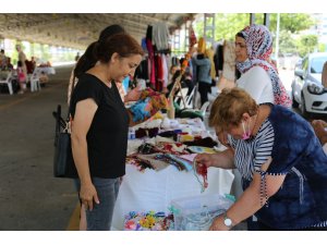 Erdemli’de kadınlar el emeği göz nuru ürünleri satışa çıkardı