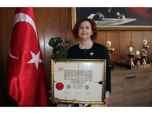 Türkiye’nin ilk Türk kadın doktorunun diploması Giresun Üniversitesi’ne bağışlandı