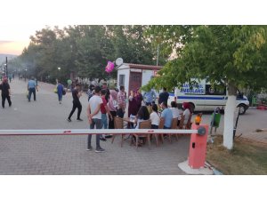 Pazarcık’ta vatandaşlar pazarda ve parkta randevusuz aşı oldu