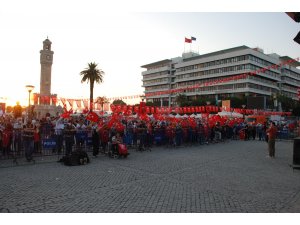 İzmir’de 15 Temmuz anması başladı