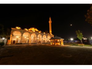 Diyarbakır’ın sembollerinden Kurşunlu Cami ışıklandırıldı