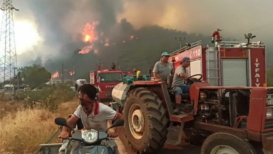 Korkutan yangınlar sonrası 38 bin 715 kişi tahliye edildi