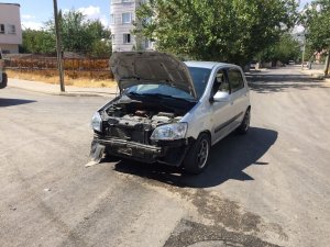 Otomobil ile motosiklet çarpıştı: 1 yaralı