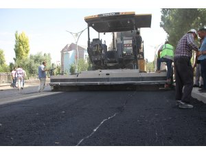 Malazgirt Belediyesinden sıcak asfalt çalışması