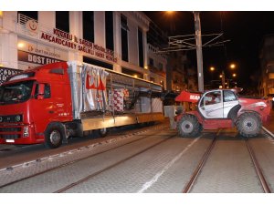 İzmit Belediyesi’nin yardım tırı, sel bölgesi için yola çıktı